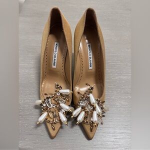 MANOLO BLAHNIK BEADED POINTED TOE PUMP IN GOLD-BEIGE New w/o box